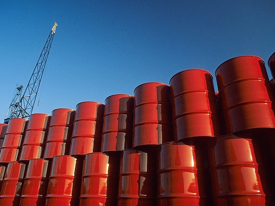 Thủ tục nhập khẩu và thông quan đối với xăng dầu luôn nhanh chóng, thuận lợi