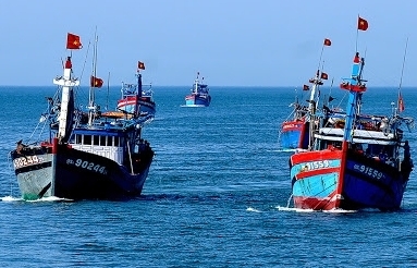 Hỗ trợ ngư dân bám biển khi Trung Quốc đơn phương cấm đánh bắt cá trên biển Đông