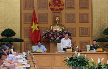 Phó Thủ tướng Trịnh Đình Dũng: Hành động quyết liệt để gỡ “thẻ vàng”
