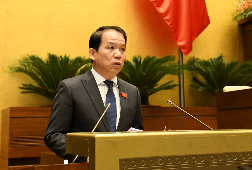 Chủ nhiệm Ủy ban Pháp luật của Quốc hội Hoàng Thanh Tùng trình bày Báo cáo thẩm tra về dự án Luật sửa đổi, bổ sung một số điều của Luật Sở hữu trí tuệ 