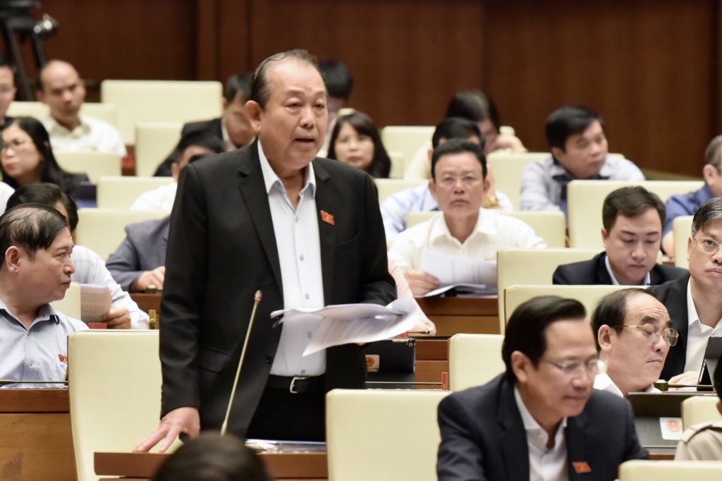 Phó Thủ tướng Thường trực Trương Hòa Bình trả lời chất vấn 