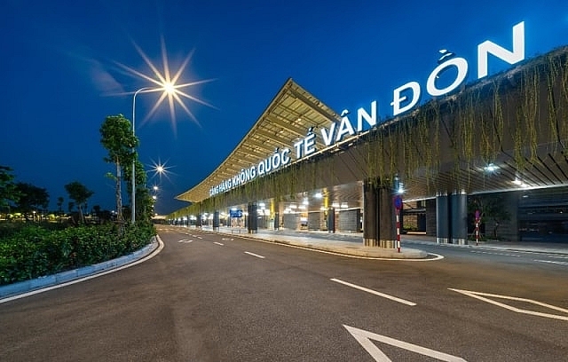 Tạm đóng cửa sân bay Vân Đồn (Quảng Ninh) để phòng dịch Covid-19