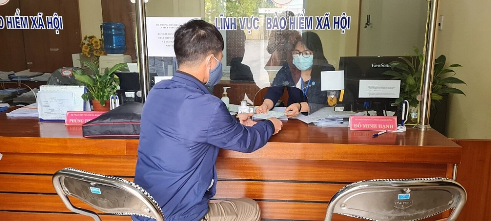 Tiếp nhận hồ sơ tại BHXH thị xã Kinh Môn, Hải Dương (ảnh chụp sáng ngày 19/2/2021). Ảnh: BHXH Việt Nam. 