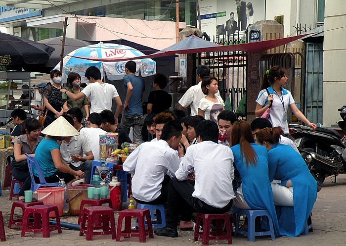 Từ 17h00 ngày 3/5 Hà Nội tạm dừng hoạt động các quán ăn, uống đường phố, trà đá vỉa hè