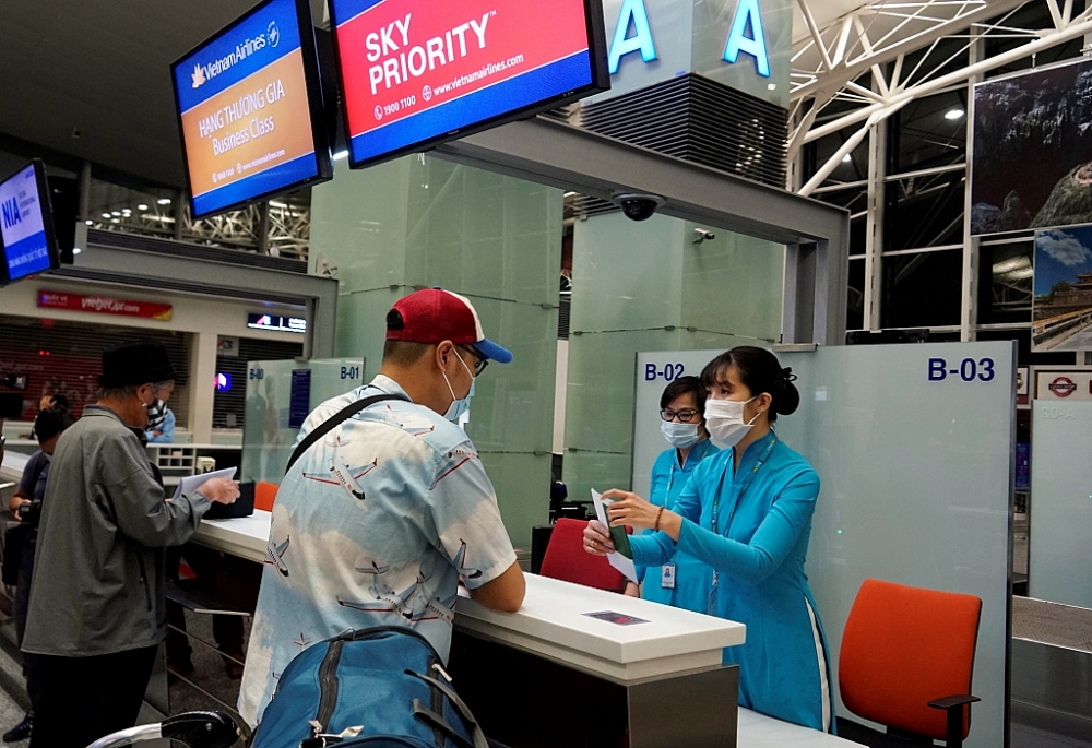 Kiến nghị tháo gỡ khó khăn cho khách đến và đi từ sân bay Nội Bài