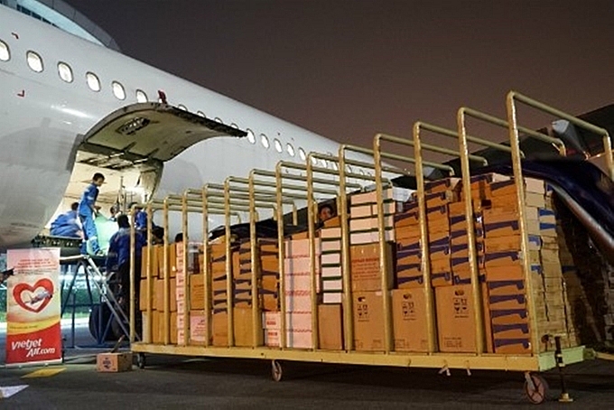 Các hãng hàng không lên phương án vận chuyển miễn phí hàng cứu trợ đến miền Trung