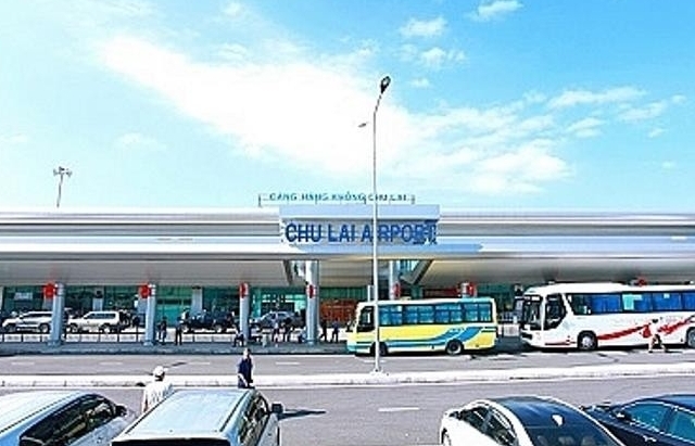 Kéo dài thời gian đóng cửa Cảng hàng không Chu Lai vì bão số 9
