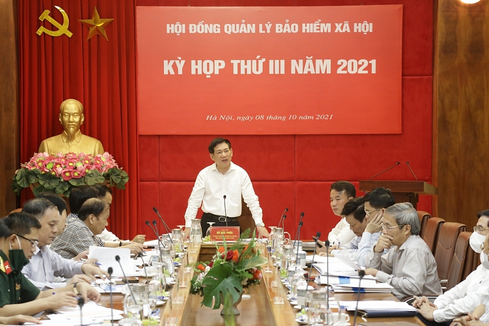 Chú thích ảnh: Đồng chí Hồ Đức Phớc, Ủy viên Trung ương Đảng, Bộ trưởng Bộ Tài chính Chủ tịch Hội đồng quản lý BHXH Việt Nam chủ trì kỳ họp