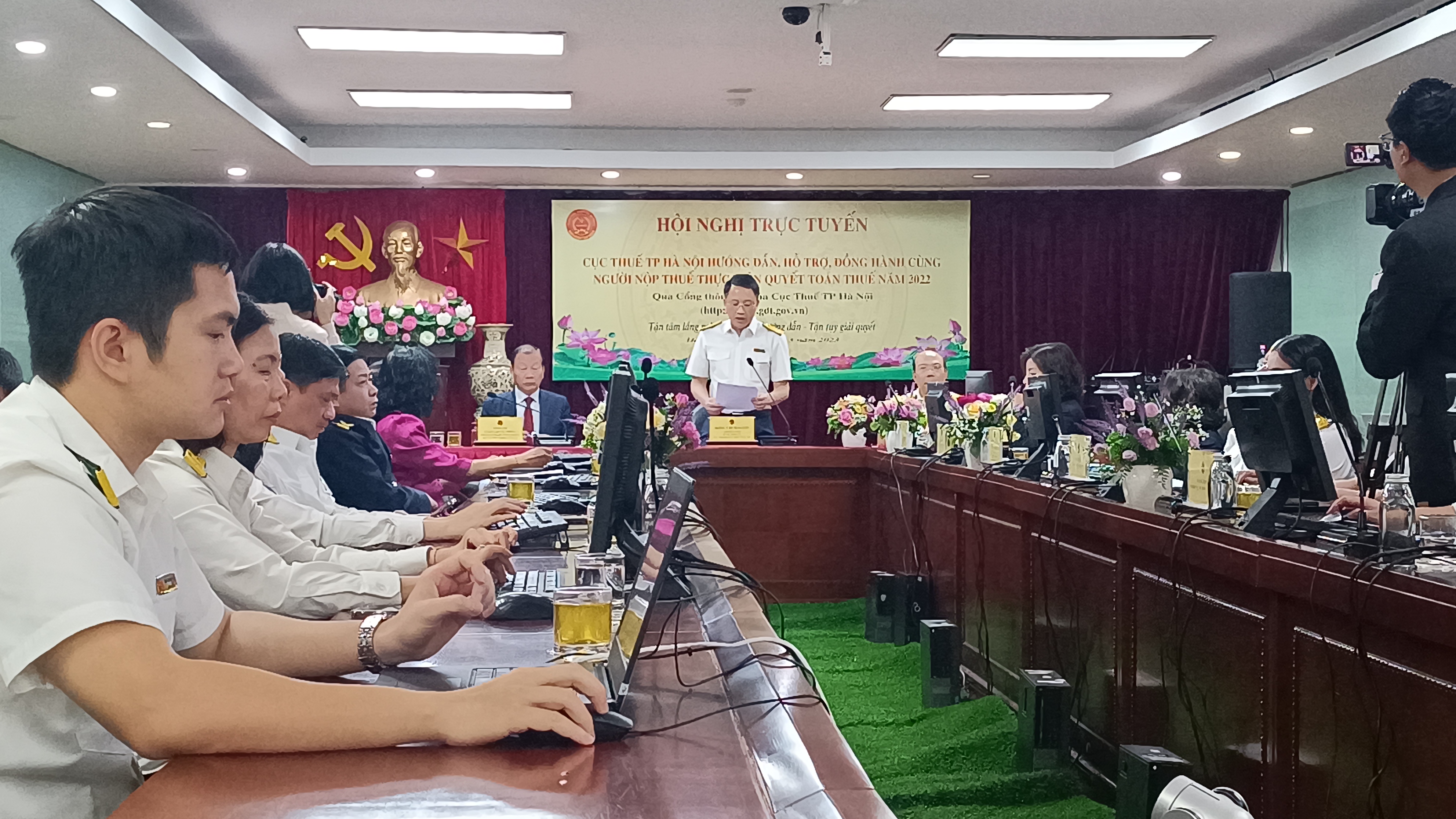 cuc thue ha noi chuan bi to chuc hoi hoi nghi truc tuyen ho tro nguoi nop thue thuc hien quyet toan thue nam 2023 cuc thue ha noi chuan bi to chuc hoi hoi nghi truc tuyen ho tro nguoi nop thue thuc hien quyet toan thue nam 2023