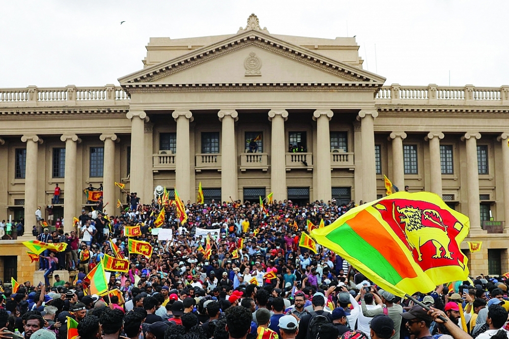 Làn sóng biểu tình yêu cầu hạ bệ Tổng thống và Thủ tướng Sri Lanka