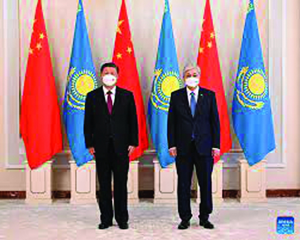 Chủ tịch Trung Quốc Tập Cận Bình (trái) và Tổng thống Kazakhstan Kassym-Jomart Kemelevich Tokayev (phải) ngày 14/9/2022