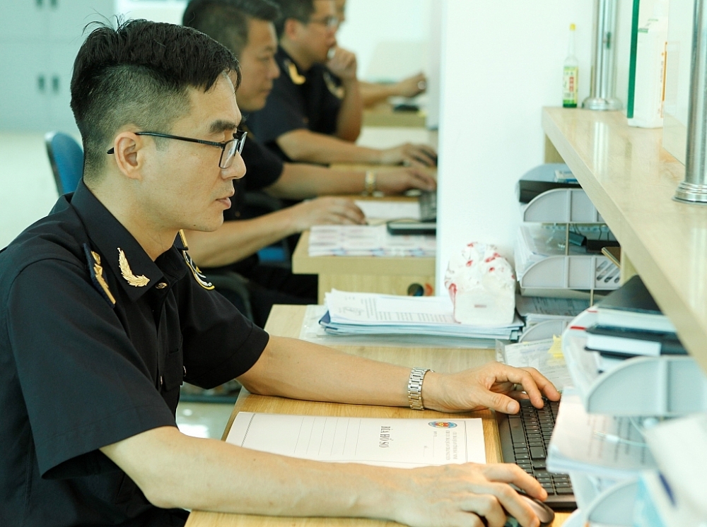 Hoạt động nghiệp vụ tại Chi cục Hải quan Thái Nguyên (Cục Hải quan Bắc Ninh). 	Ảnh: Q.Hùng