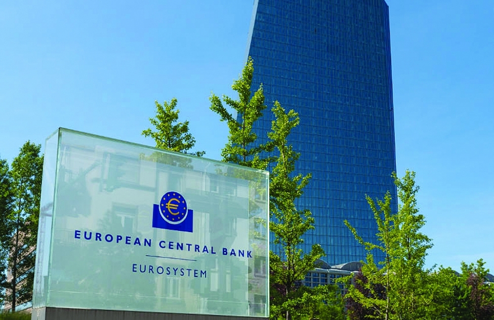 ECB tăng mạnh lãi suất để kiềm chế lạm phát