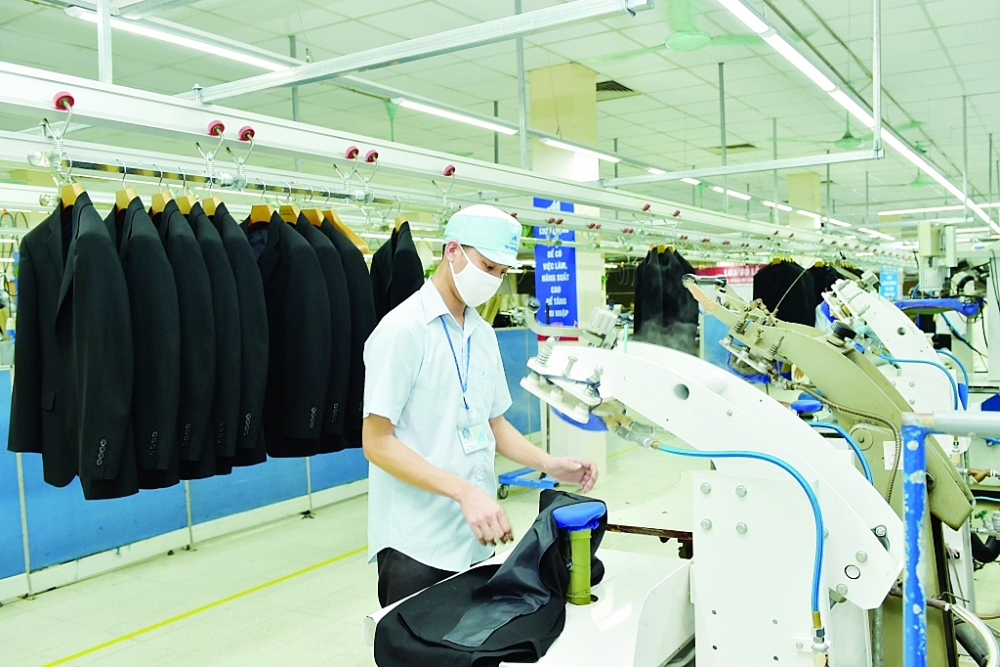  Dệt may là một trong những ngành hàng đã tận dụng cơ hội từ EVFTA để XK vào EU. 	 Ảnh: Nguyễn Thanh