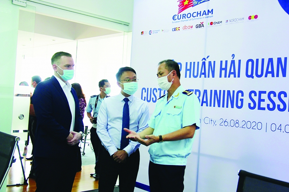 Cục Hải quan TPHCM thường xuyên tổ chức các buổi tập huấn, các hội nghị đối thoại, hội nghị bàn tròn với DN.	Ảnh: T.H