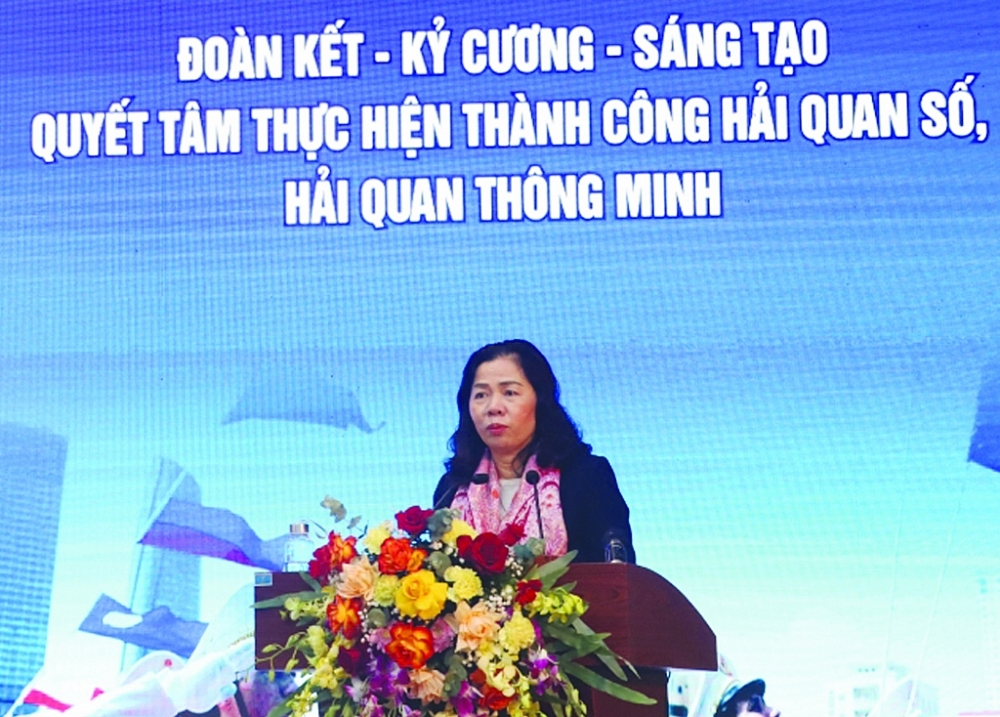 Thứ trưởng Bộ Tài chính Vũ Thị Mai phát biểu chỉ đạo tại Hội nghị. 	 Ảnh: Q.H