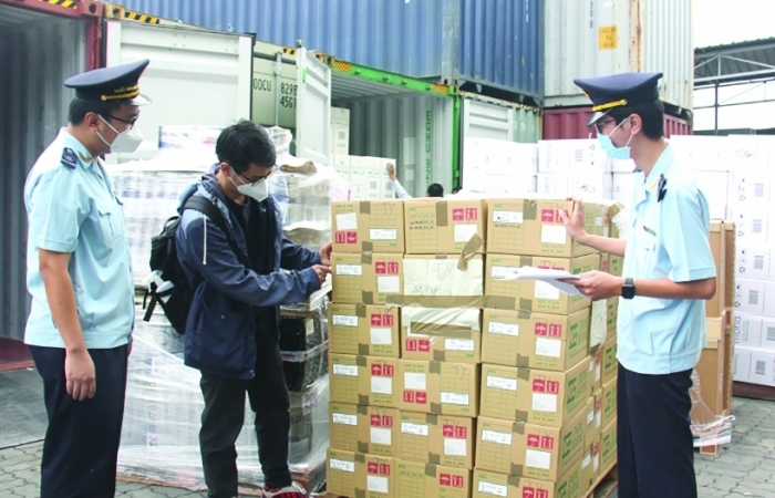 Lực kéo kinh tế TPHCM từ hoạt động xuất nhập khẩu