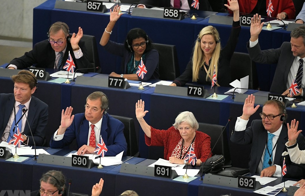 Nghị viện châu Âu thông qua nghị quyết ủng hộ lập trường EU về Brexit