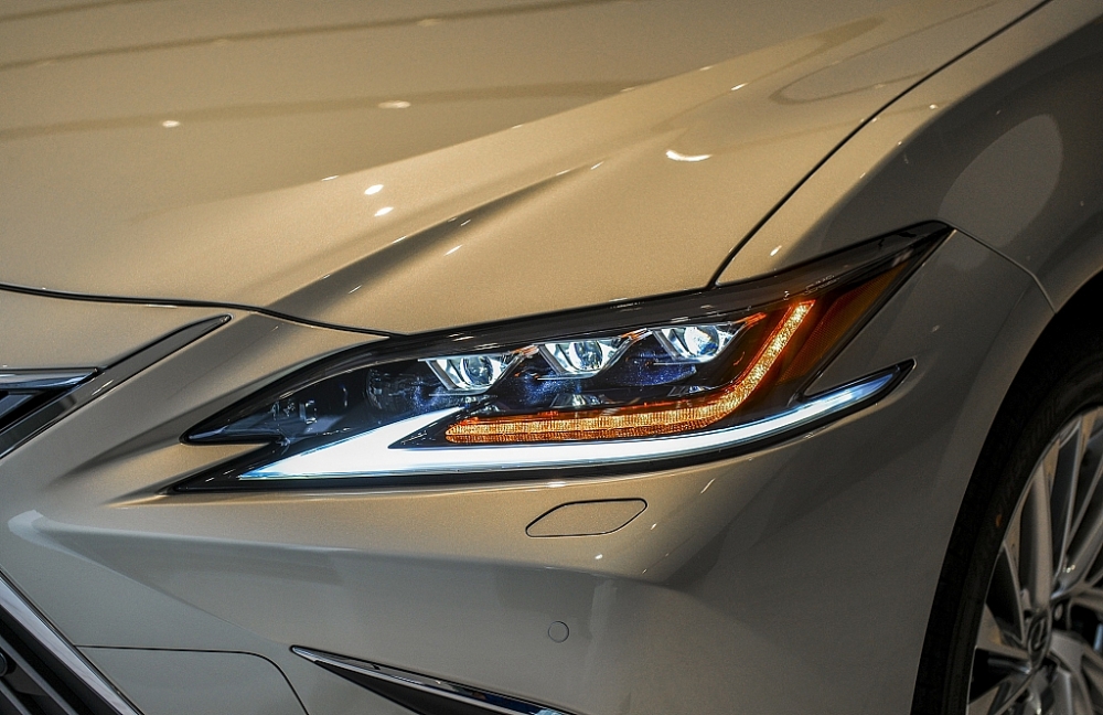 Không tăng giá Lexus ES 2021 thêm nhiều tính năng