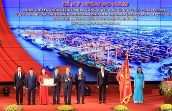 Thủ tướng dự kỷ niệm 90 năm Ngày truyền thống công nhân Cảng Hải Phòng