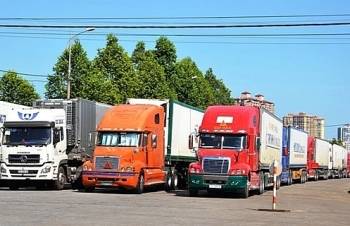 Cửa khẩu quốc tế Lào Cai: Ùn ứ vài trăm container thanh long xuất khẩu