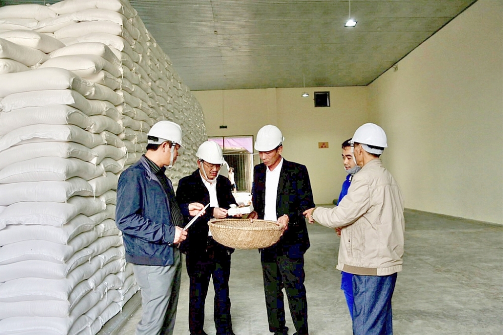 Khẩn trương xuất cấp gạo dự trữ hỗ trợ người dân trong dịp Tết Nguyên đán 2021
