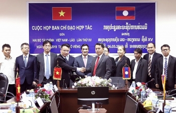 Tăng cường hợp tác tài chính giữa Việt Nam - Lào
