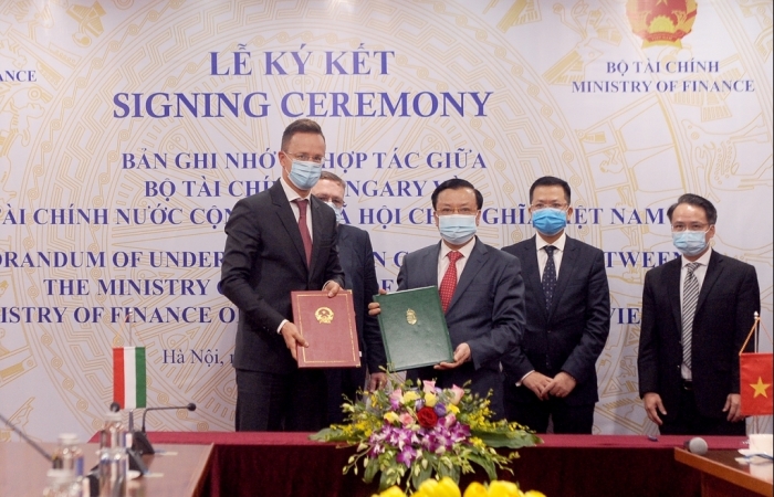 Việt Nam và Hungary ký kết biên bản hợp tác về tài chính
