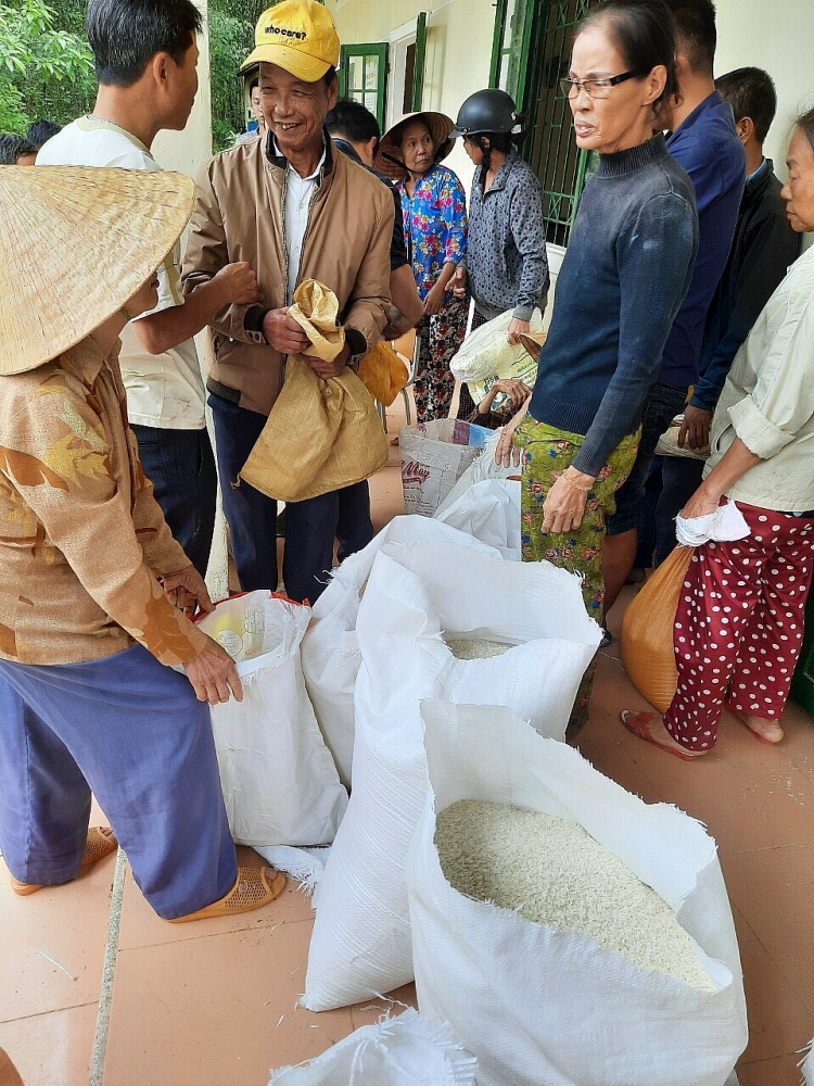 Tổng cục Dự trữ Nhà nước khẩn trương đưa gạo hỗ trợ bà con vùng lũ
