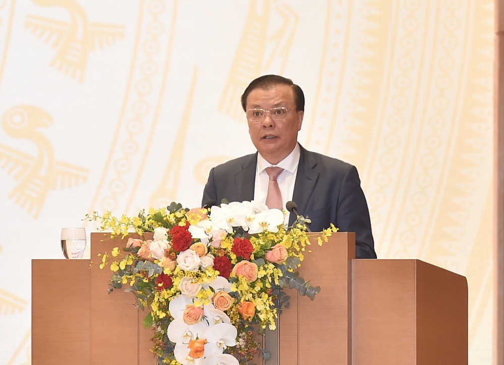 Bộ trưởng Đinh Tiến Dũng phát biểu tại hội nghị.
