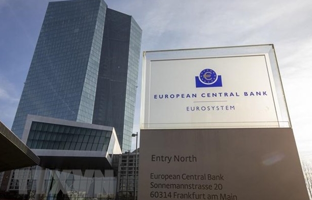 ECB cam kết "làm bất cứ điều gì" để kiểm soát lạm phát