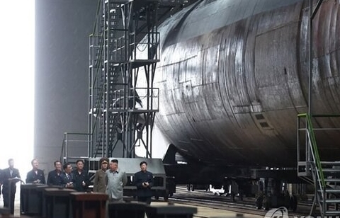 Triều Tiên đã hoàn thành đóng một tàu ngầm mới 3.000 tấn