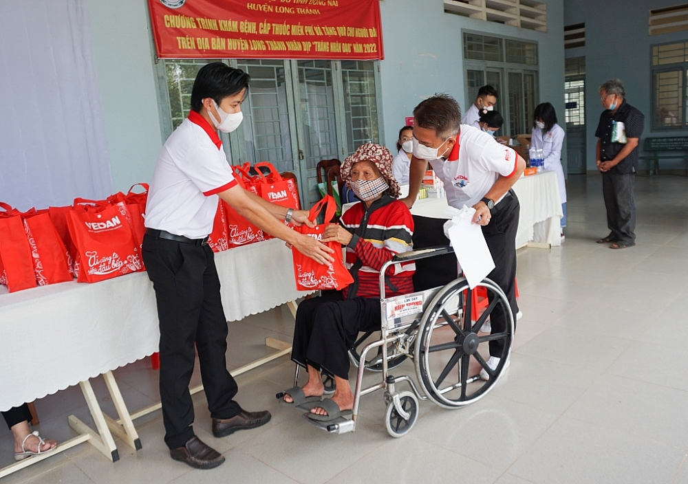 Vedan Việt Nam và Bệnh viện Shing Mark khám bệnh, phát thuốc miễn phí cho hơn 200 người