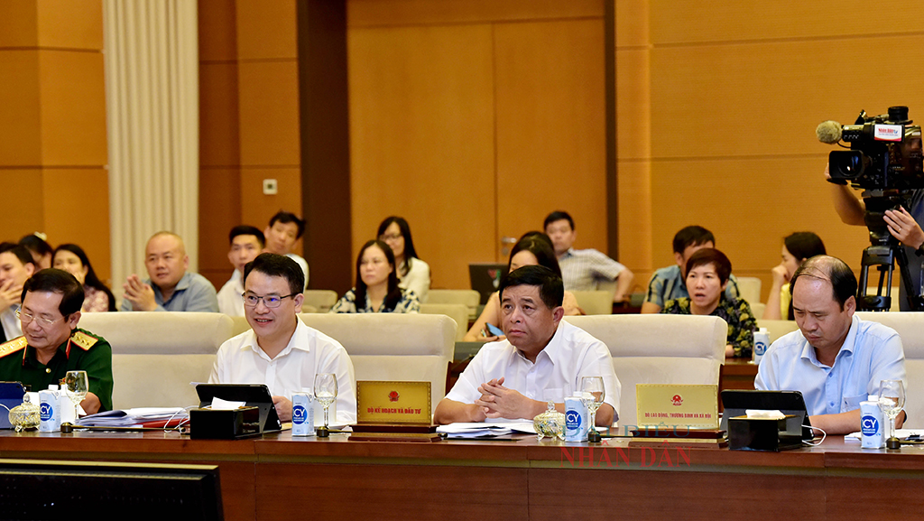 Khai mạc Phiên họp bất thường tháng 8 của Ủy ban Thường vụ Quốc hội -2