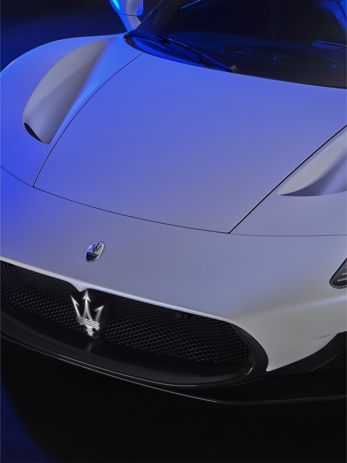 Kết hợp cùng thiết kế khí động học, hệ thống treo cải tiến cũng như các thiết lập hệ dẫn động khác nhau, Maserati MC20 có thể phù hợp với cả mục đích giải trí trên đường đua cũng như sử dụng hàng ngày.