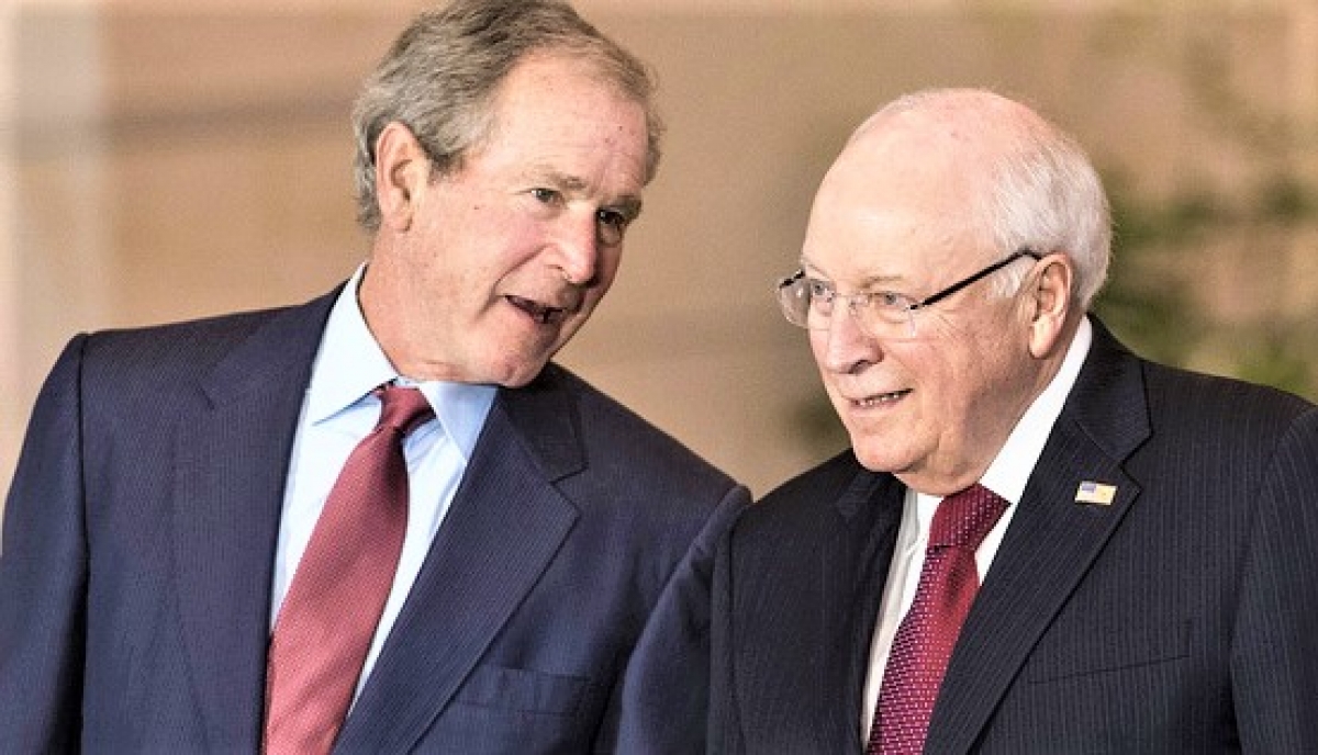 Tổng thống George W. Bush (trái) và Phó tổng thống Dick Cheney; Nguồn: Politico