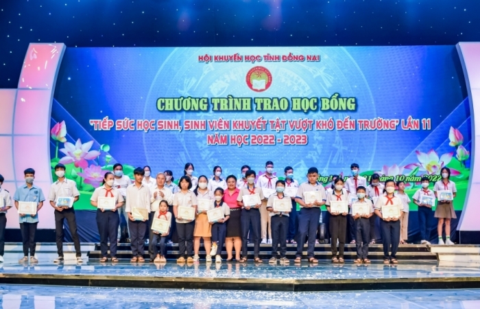 Vedan Việt Nam trao học bổng "Tiếp sức học sinh, sinh viên khuyết tật vượt khó đến trường"