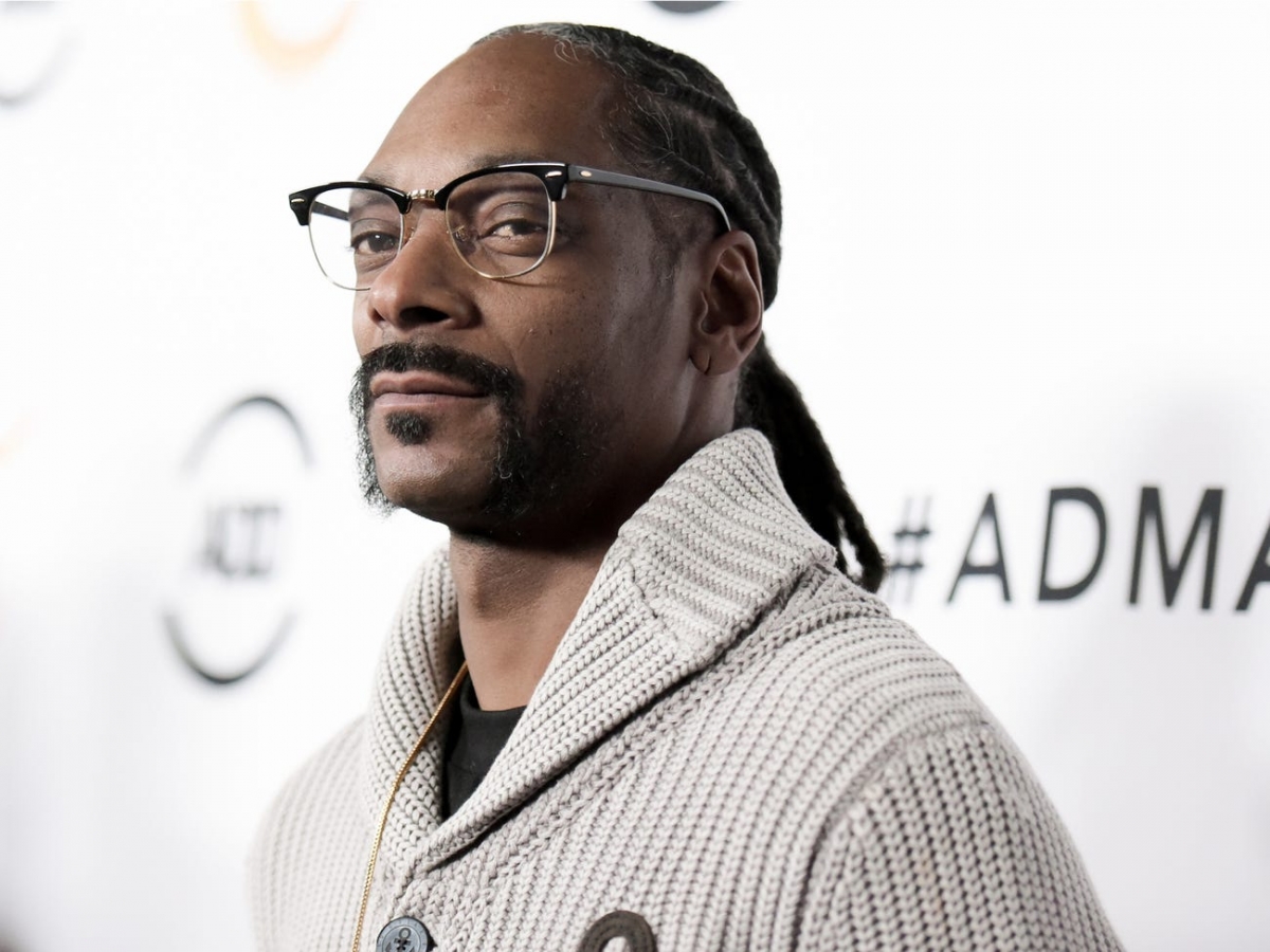 Cũng giống như McKnight, rapper Snoop Dogg chưa lần n&agrave;o chiến thắng tại Grammy d&ugrave; đ&atilde; nhận được 16 lần đề cử.