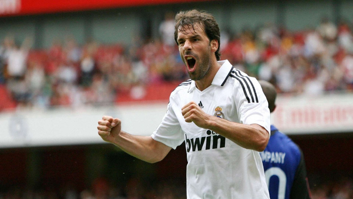 6. Ruud van Nistelrooy (PSV Eindhoven, Manchester United, Real Madrid) - 56 bàn thắng.