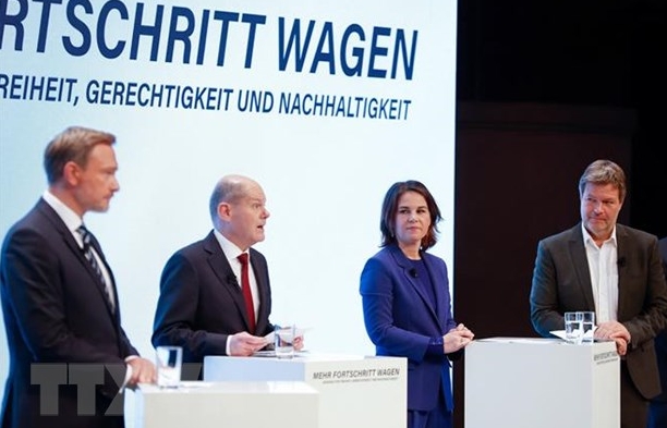 Đức: Đảng Xanh thông qua thỏa thuận liên minh cầm quyền với SPD và FDP