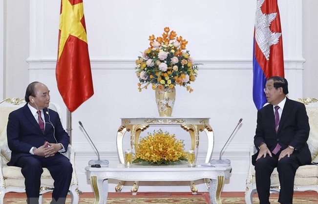 Chủ tịch nước Nguyễn Xuân Phúc hội kiến Thủ tướng Campuchia Hun Sen